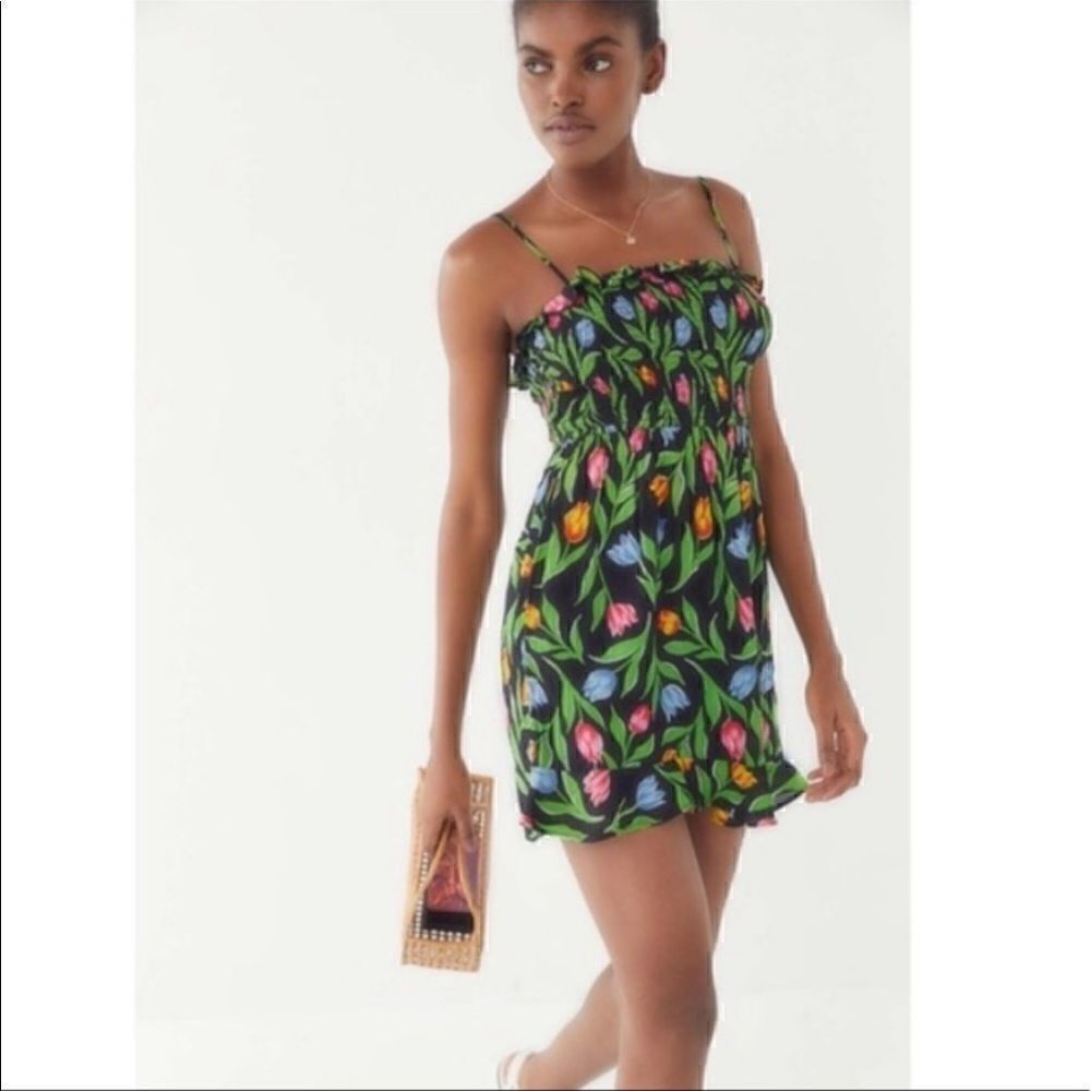 Urban outfitters Tulip sabrina gauze smocked dress Size XS